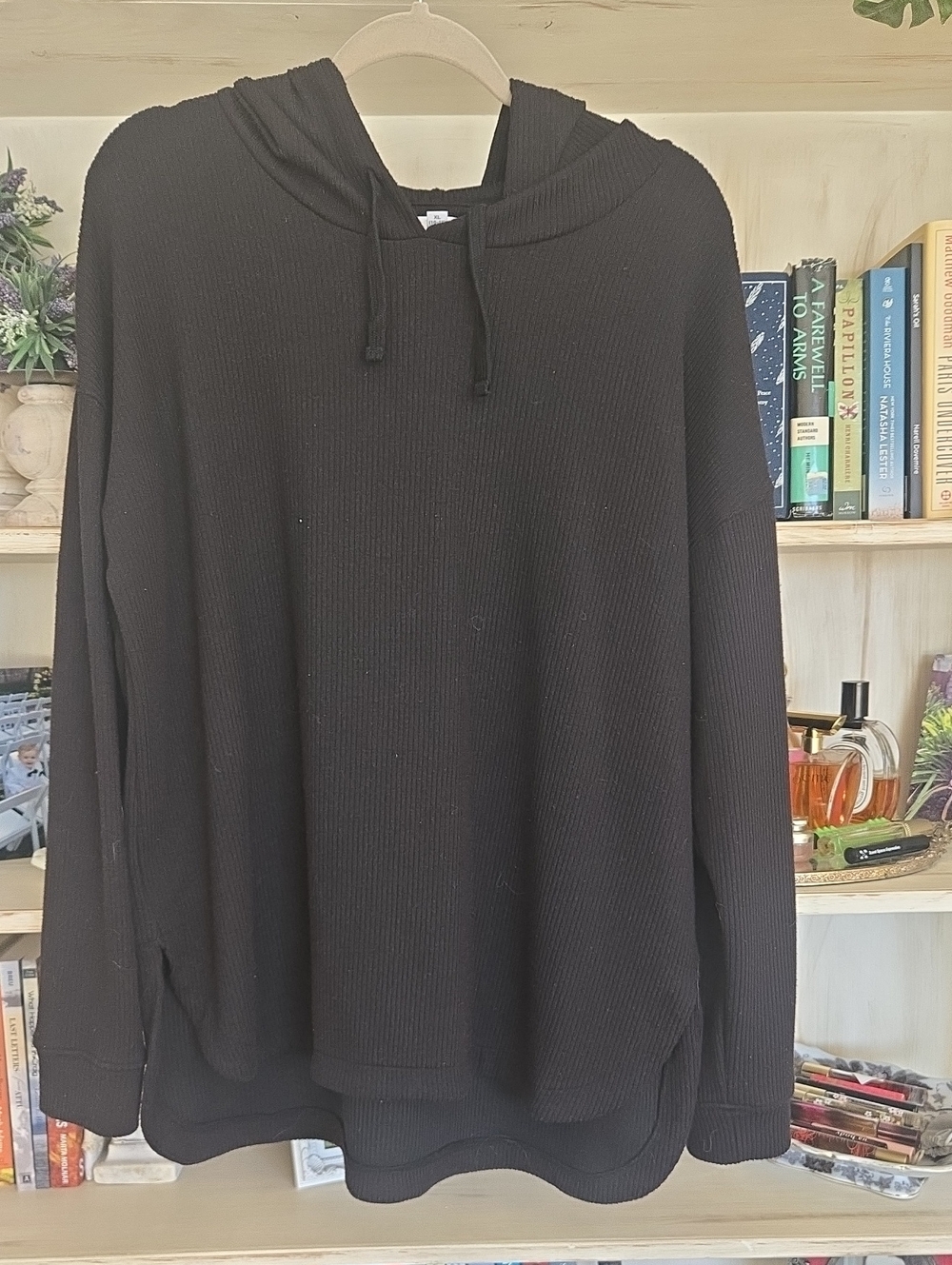 Time and Tru Black Rib-Knit Hooded Pullover